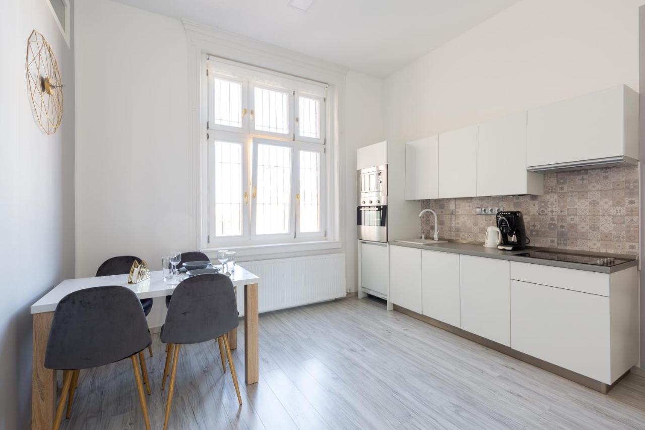 Designer Apartment On The Budapest Broadway With 2Br And Ac Экстерьер фото